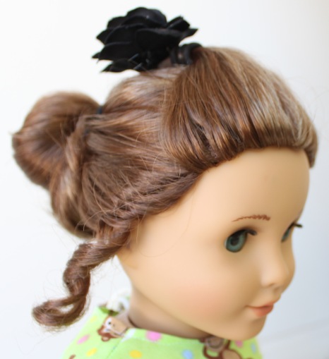 Lady Abriella's hairstyle for the ball.